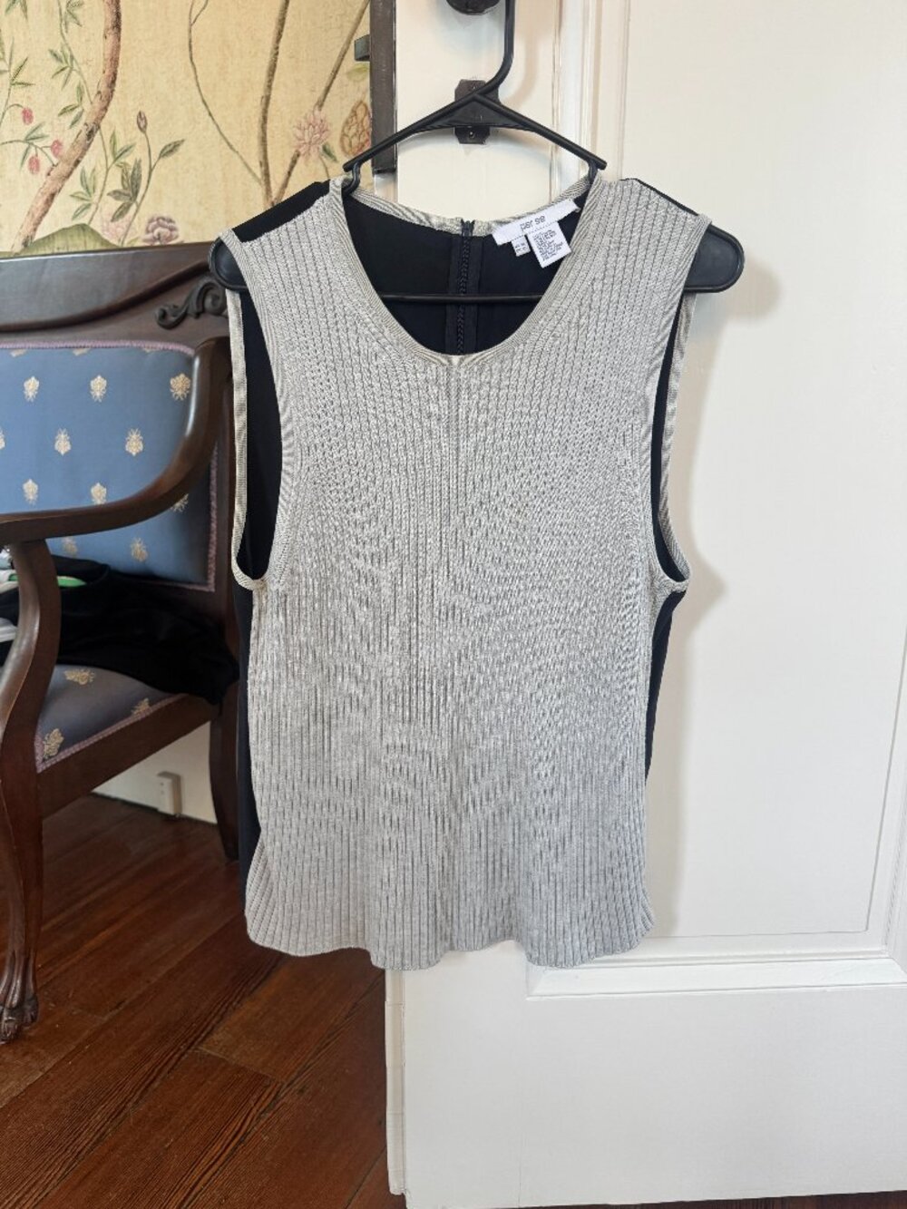 Per Se Gray & Black Ribbed Sleeveless Knit Top Size Large